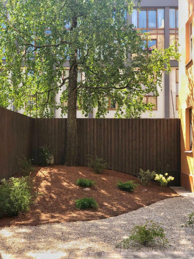 Stylish Studio Close To City Center, Cafes & Parks & Local Dining Riga Exterior photo